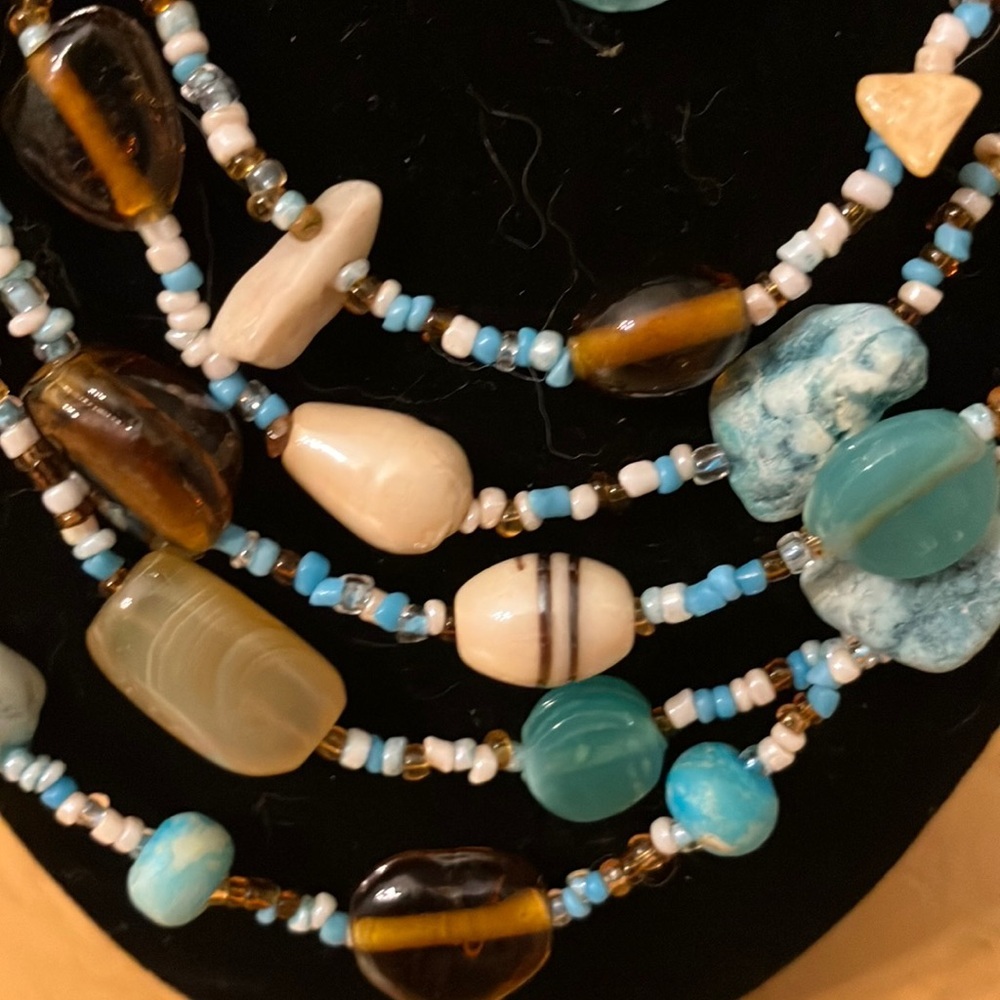 Multicolor Beaded Necklace - Picture 2 of 9
